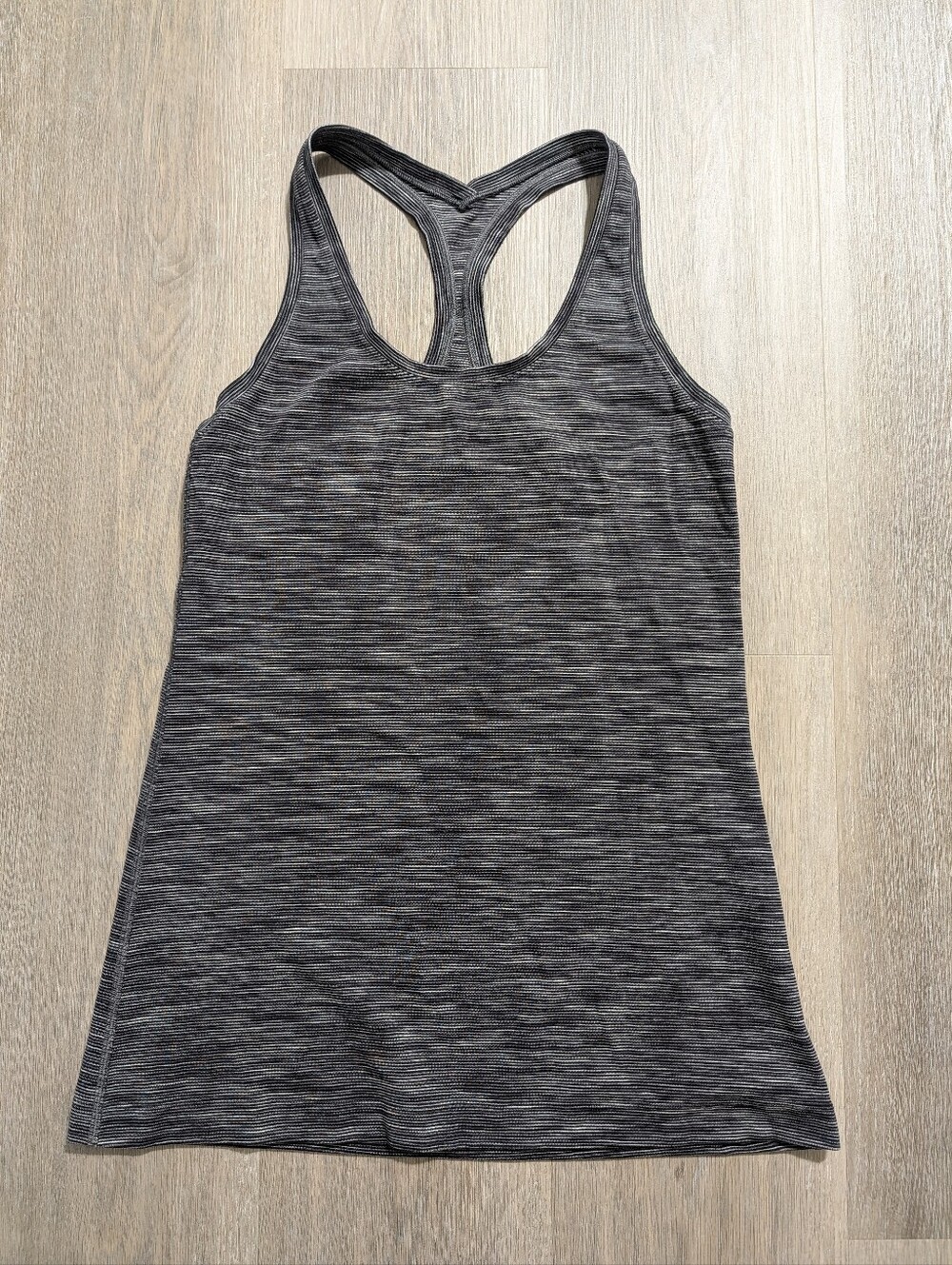 Lululemon Women's Gray Tiny Stripe Tank Top - 6? - preloved